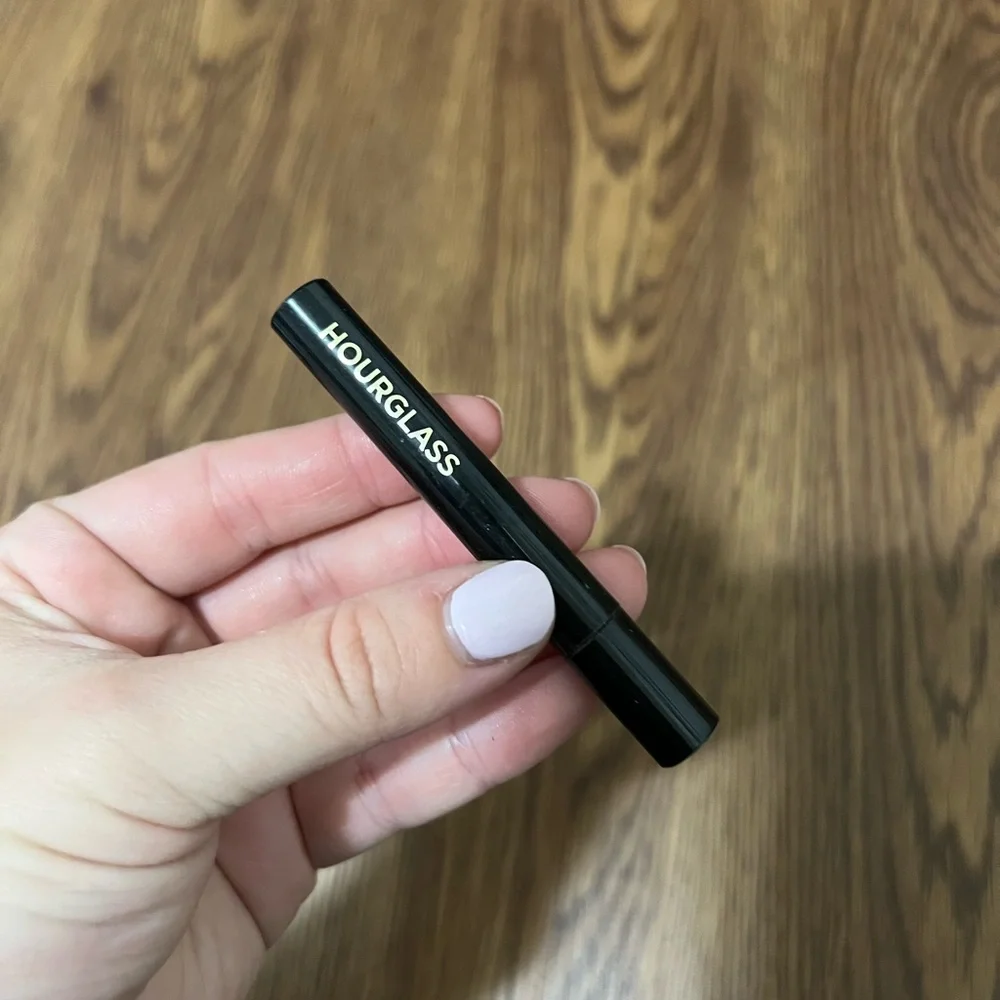 Hourglass I’m Addicted Lipstick